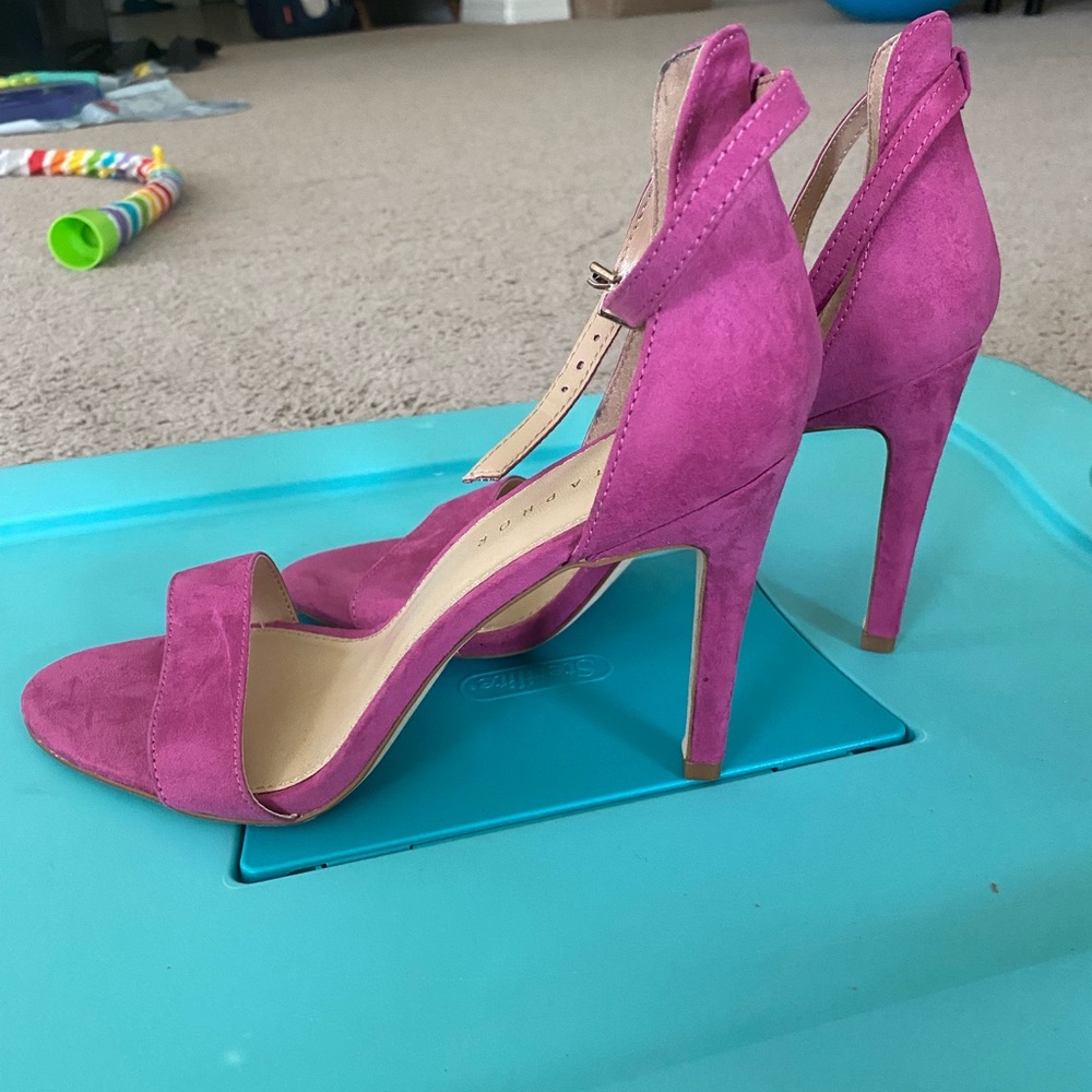 Pink microfiber size 8.5